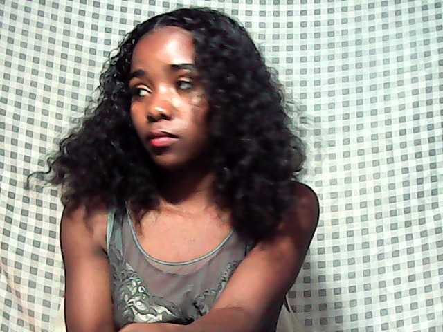LandiQueen12 live cam on BongaCams