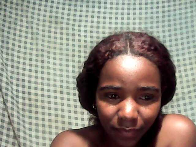 LandiQueen12 live cam on BongaCams