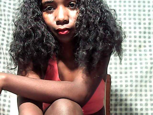 LandiQueen12 live cam on BongaCams