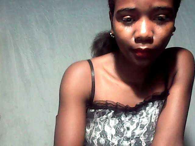LandiQueen12 live cam on BongaCams