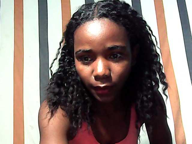 LandiQueen12 live cam on BongaCams