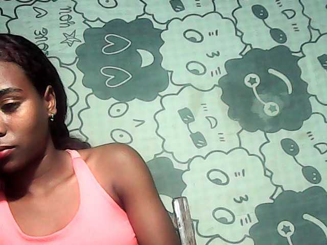 LandiQueen12 live cam on BongaCams