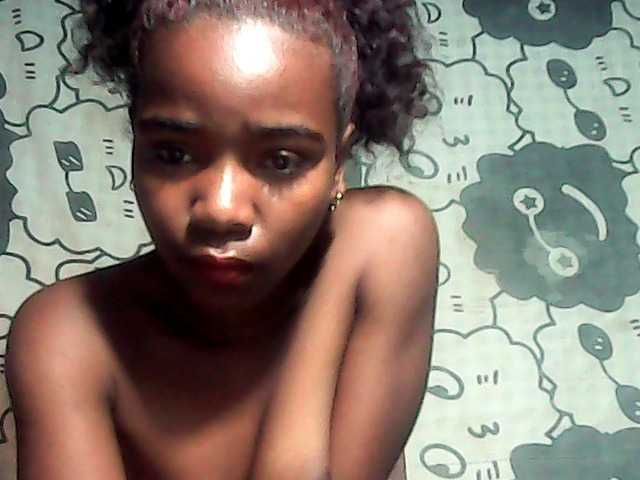LandiQueen12 live cam on BongaCams