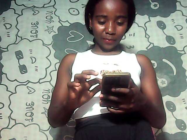 LandiQueen12 live cam on BongaCams