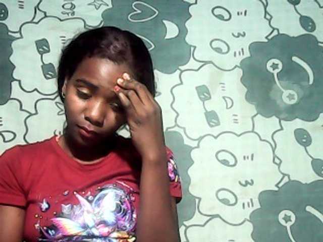 LandiQueen12 live cam on BongaCams