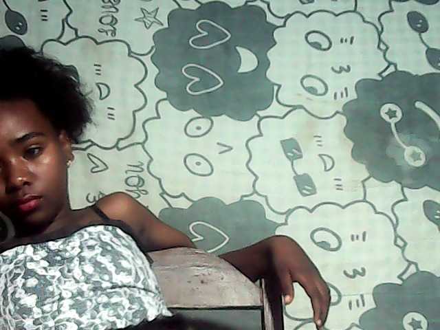 LandiQueen12 live cam on BongaCams