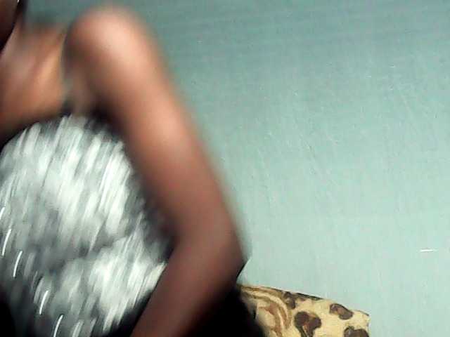 LandiQueen12 live cam on BongaCams