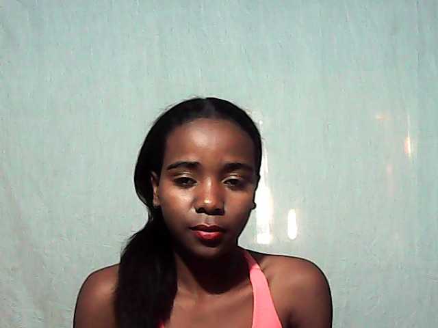 LandiQueen12 live cam on BongaCams
