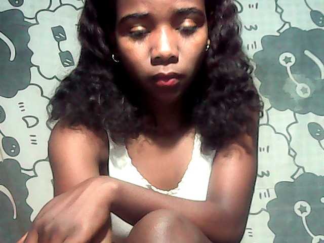 LandiQueen12 live cam on BongaCams