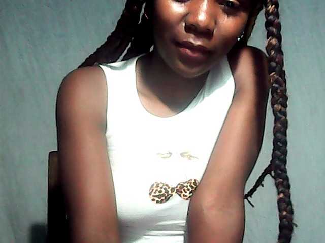 LandiQueen12 live cam on BongaCams