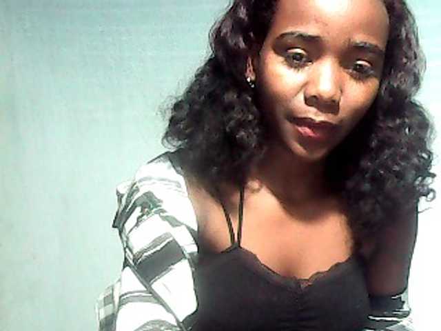 LandiQueen12 live cam on BongaCams