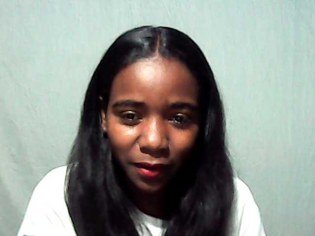 LandiQueen12 live cam on BongaCams