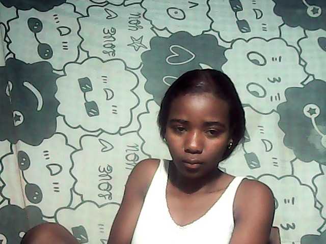 LandiQueen12 live cam on BongaCams