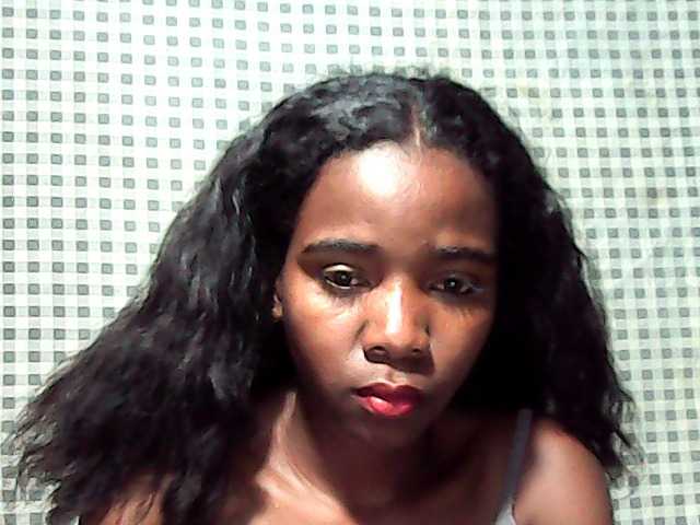 LandiQueen12 live cam on BongaCams