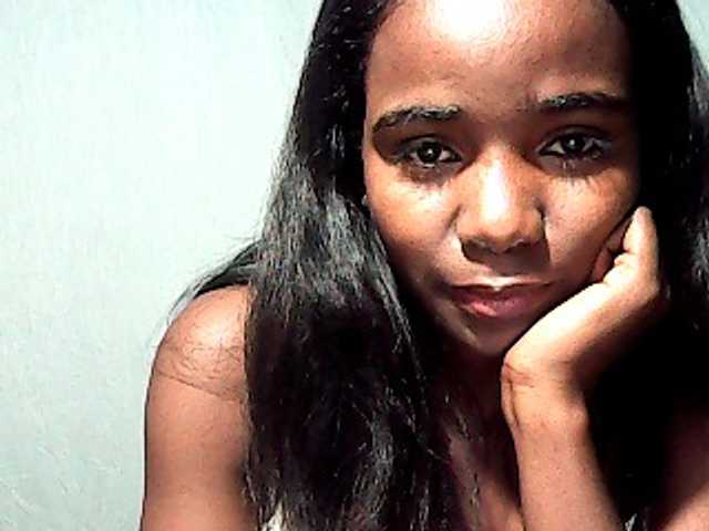 LandiQueen12 live cam on BongaCams