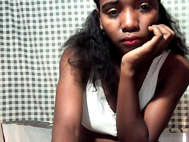 LandiQueen12 live cam on BongaCams