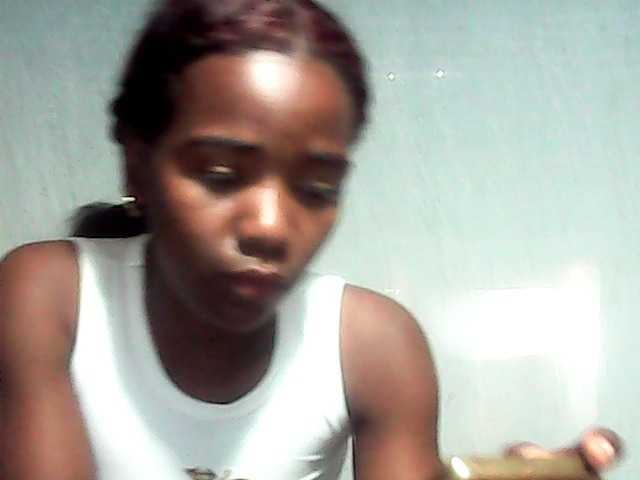 LandiQueen12 live cam on BongaCams