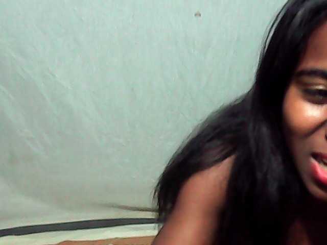 LandiQueen12 live cam on BongaCams
