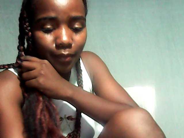 LandiQueen12 live cam preview