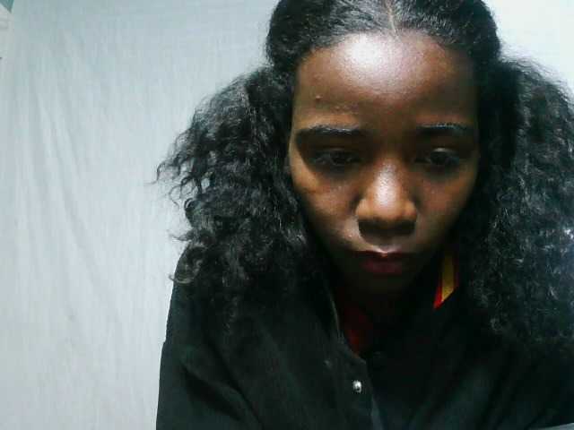 LandiQueen12 live cam on BongaCams