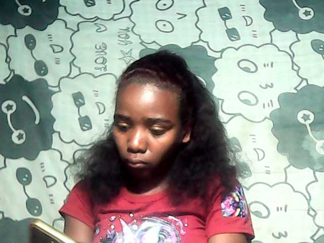 LandiQueen12 live cam on BongaCams