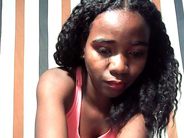 LandiQueen12 live cam on BongaCams