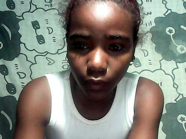 LandiQueen12 live cam on BongaCams