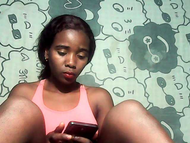 LandiQueen12 live cam on BongaCams