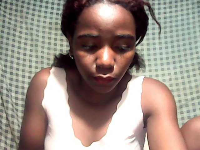 LandiQueen12 live cam on BongaCams