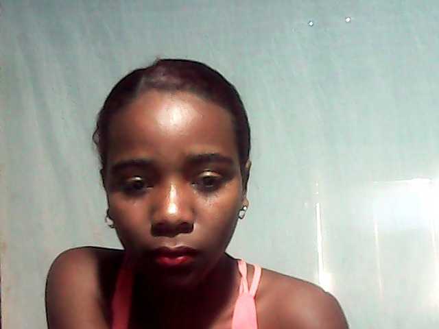LandiQueen12 live cam on BongaCams
