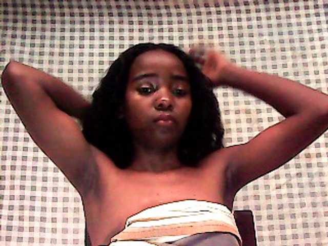LandiQueen12 live cam on BongaCams