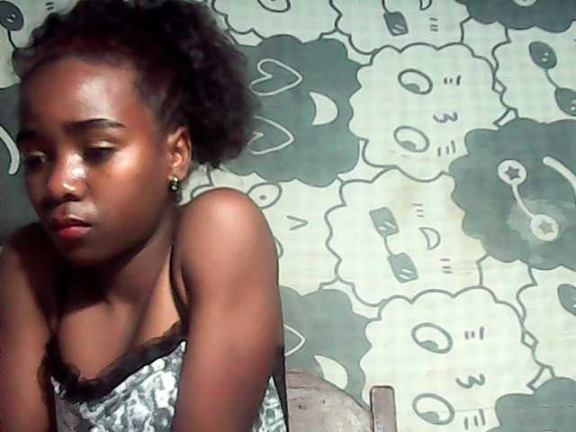 LandiQueen12 live cam on BongaCams