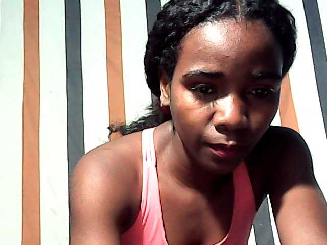 LandiQueen12 live cam on BongaCams