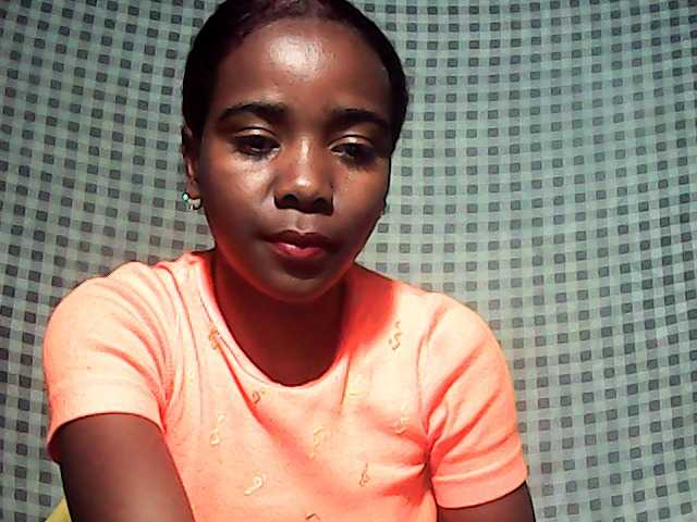 LandiQueen12 live cam on BongaCams