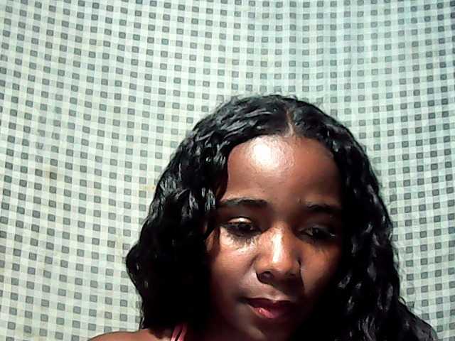 LandiQueen12 live cam on BongaCams