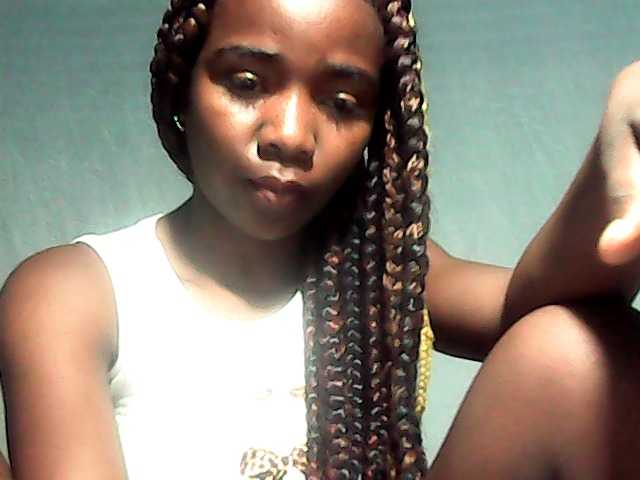 LandiQueen12 live cam on BongaCams