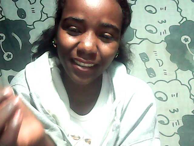 LandiQueen12 live cam on BongaCams