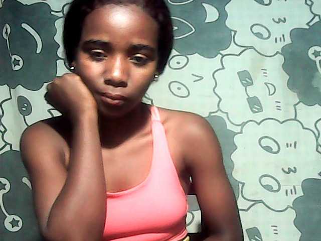 LandiQueen12 live cam on BongaCams