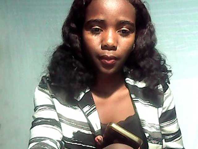 LandiQueen12 live cam on BongaCams