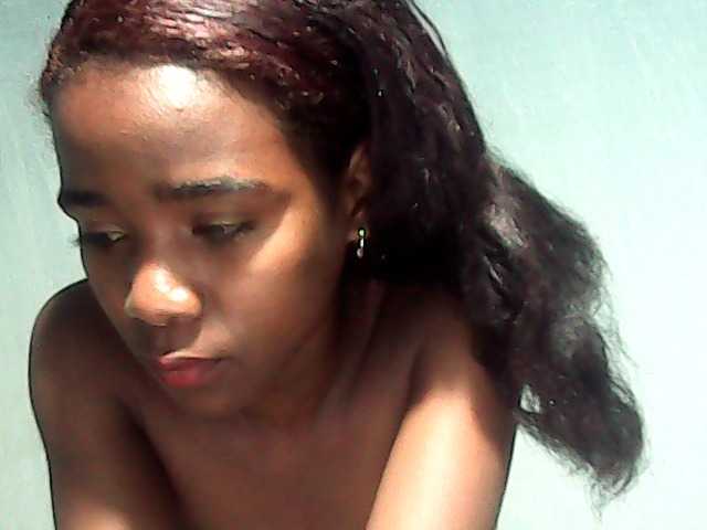 LandiQueen12 live cam on BongaCams