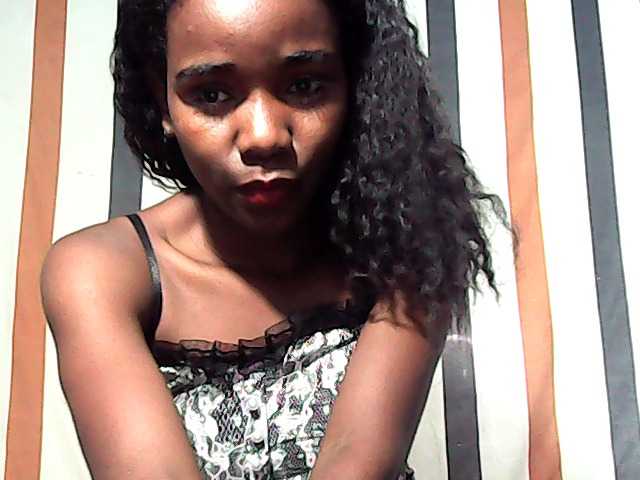 LandiQueen12 live cam on BongaCams