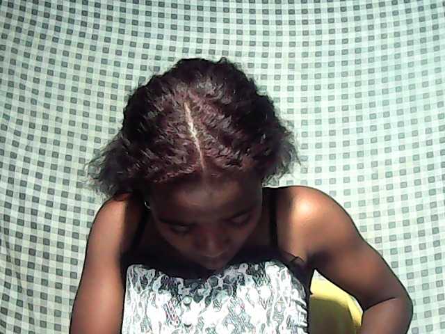 LandiQueen12 live cam on BongaCams