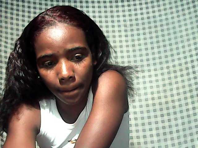 LandiQueen12 live cam on BongaCams