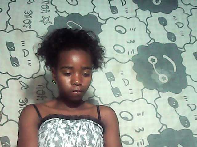 LandiQueen12 live cam on BongaCams