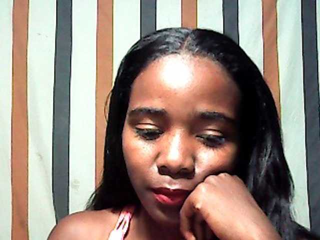 LandiQueen12 live cam on BongaCams