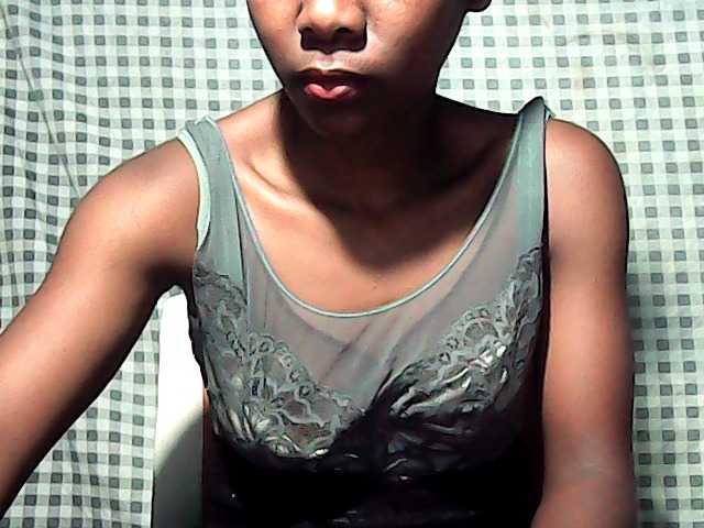 LandiQueen12 live cam on BongaCams