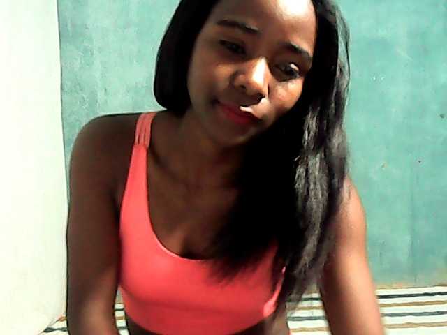 LandiQueen12 live cam preview
