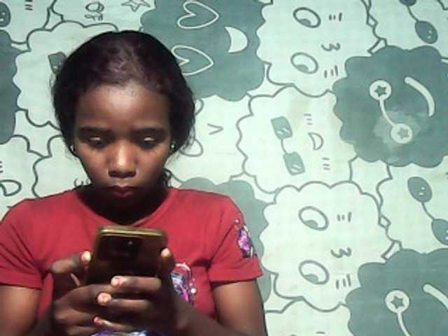 LandiQueen12 live cam on BongaCams