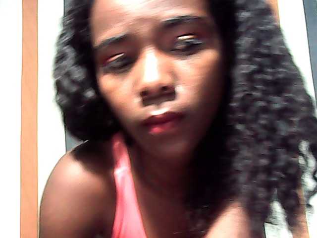 LandiQueen12 live cam on BongaCams