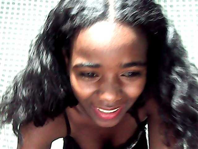 LandiQueen12 live cam on BongaCams
